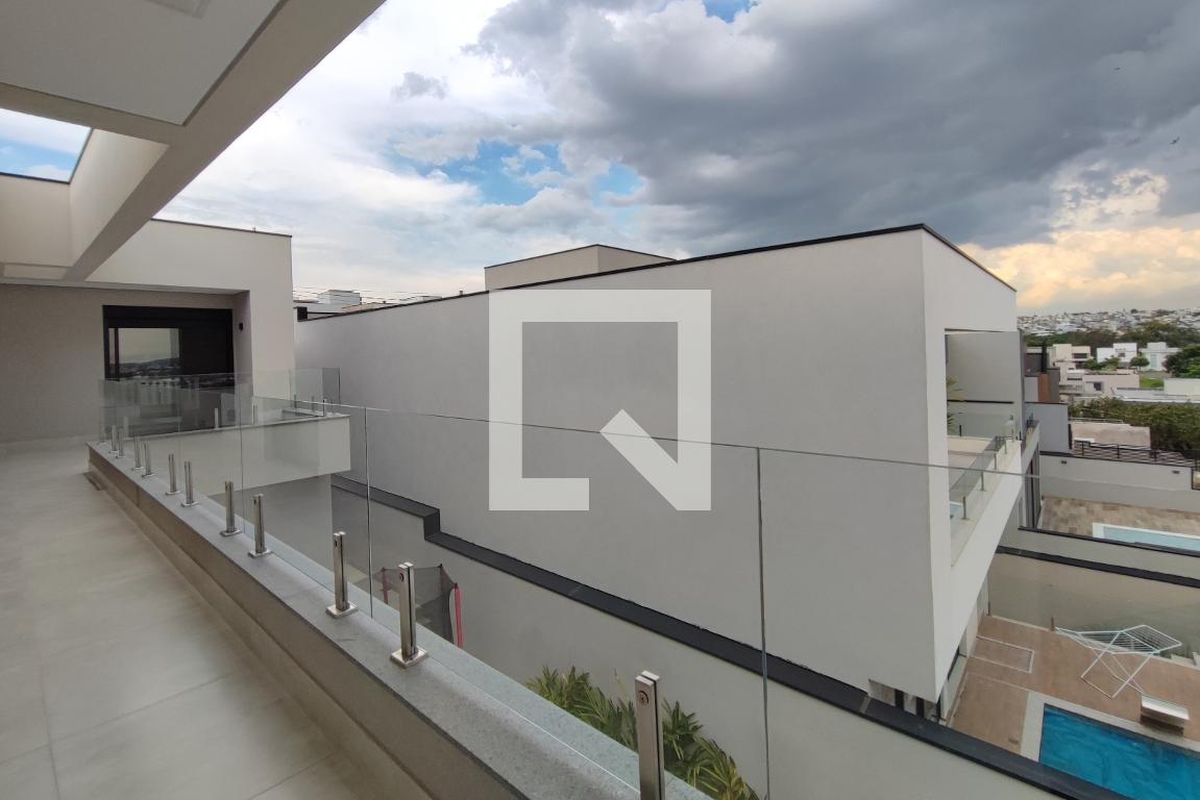 Casa à Venda - Swiss Park, 3 Quartos,  290 m2 em , Campinas - sp | SoloBR
