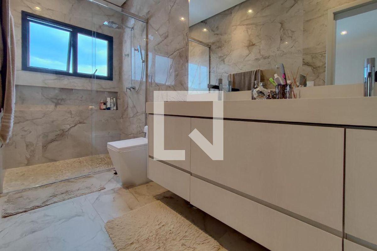 Casa à Venda - Swiss Park, 3 Quartos,  290 m2 em , Campinas - sp | SoloBR