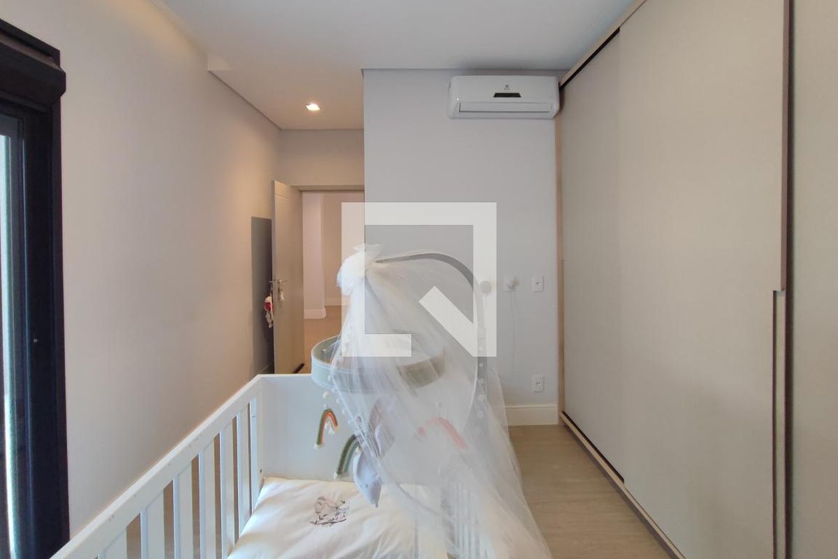 Casa à Venda - Swiss Park, 3 Quartos,  290 m2 em , Campinas - sp | SoloBR