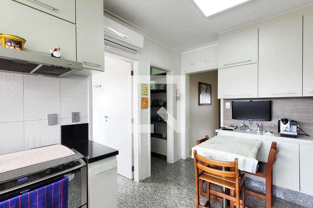 Apartamento à Venda - Bosque, 3 Quartos,  210 m2 em , Campinas - sp | SoloBR
