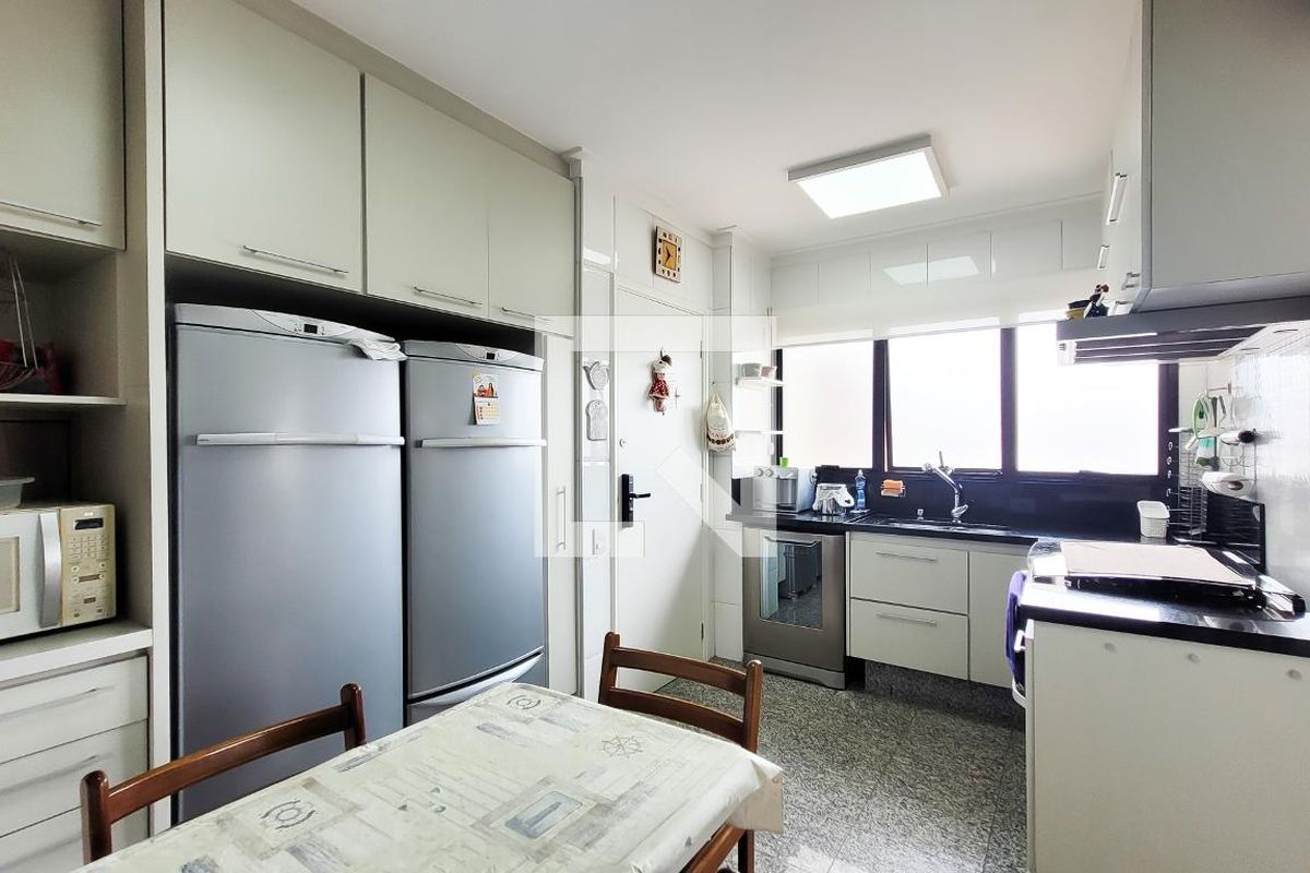 Apartamento à Venda - Bosque, 3 Quartos,  210 m2 em , Campinas - sp | SoloBR