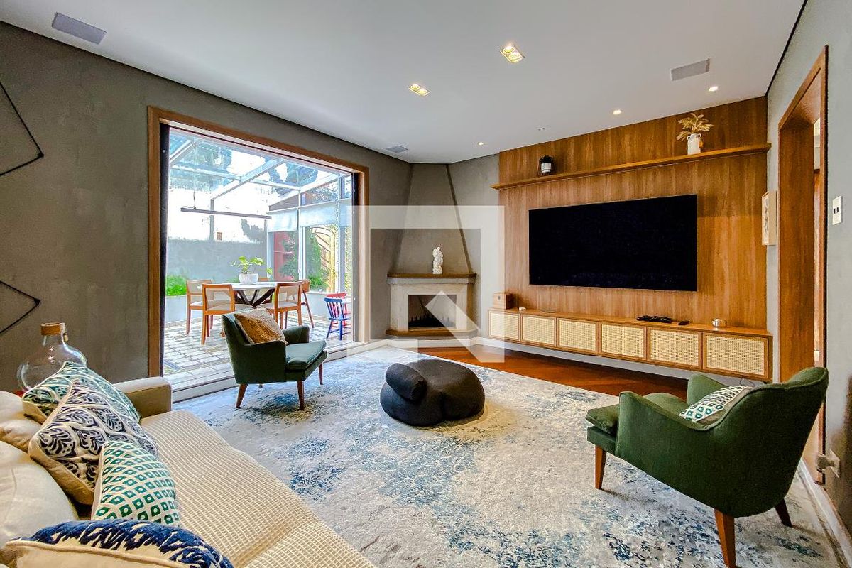 Casa, 5 quartos, 240 m² - Foto 1