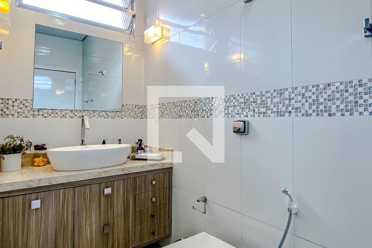 Casa, 5 quartos, 240 m² - Foto 44