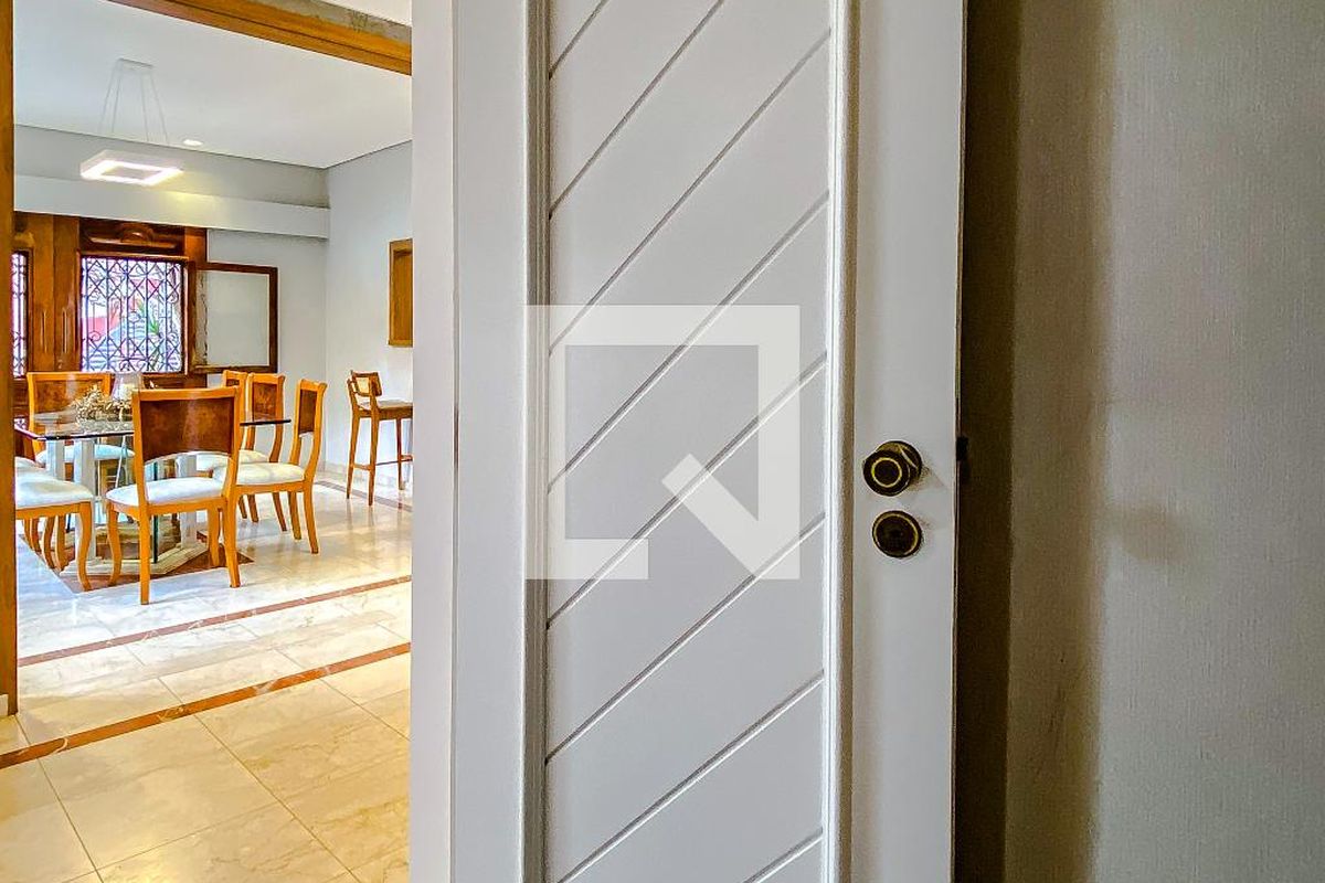 Casa, 5 quartos, 240 m² - Foto 48