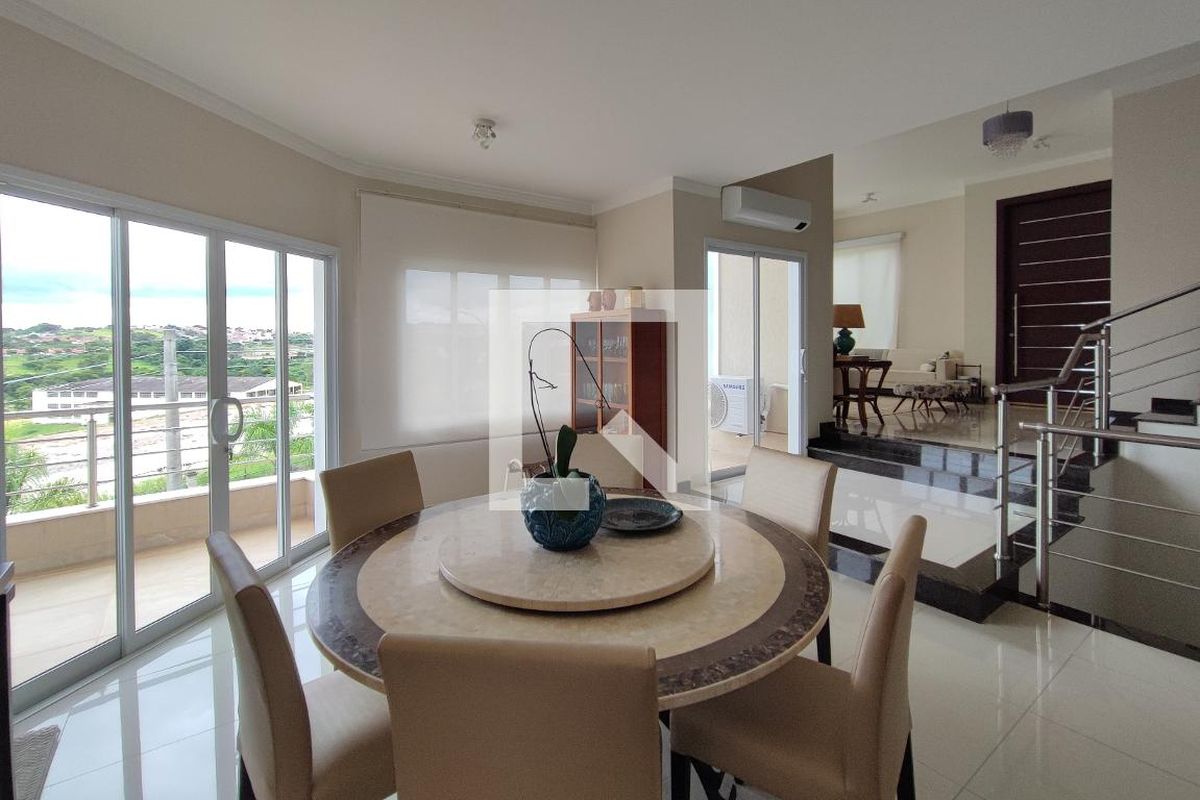 Casa à Venda - Jardim do Lago, 4 Quartos,  335 m2 em , Campinas - sp | SoloBR
