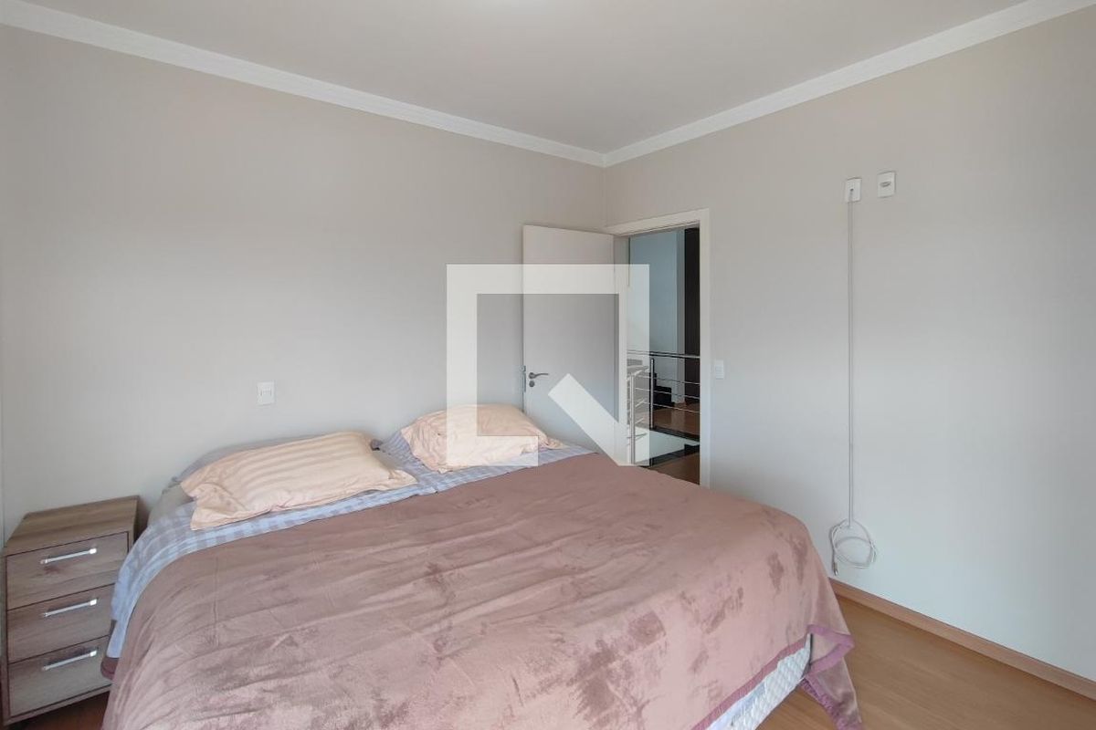 Casa à Venda - Jardim do Lago, 4 Quartos,  335 m2 em , Campinas - sp | SoloBR