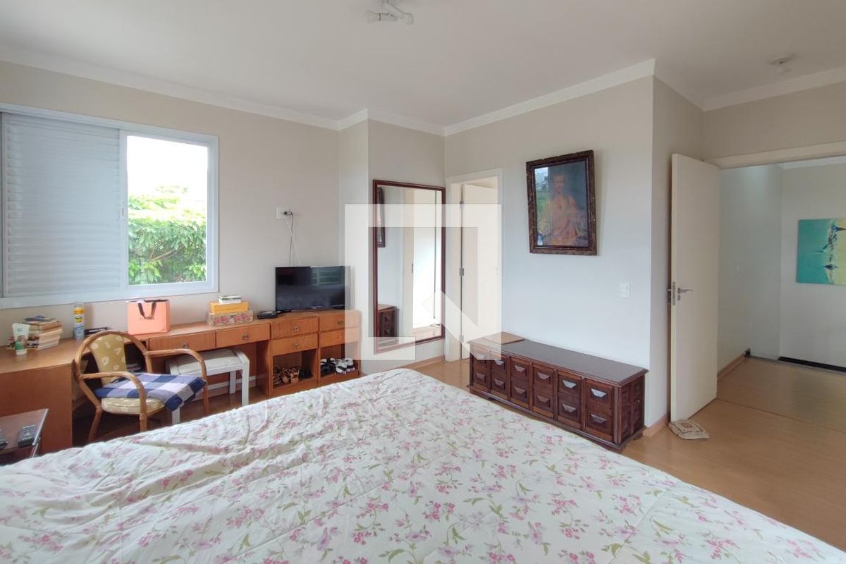 Casa à Venda - Jardim do Lago, 4 Quartos,  335 m2 em , Campinas - sp | SoloBR