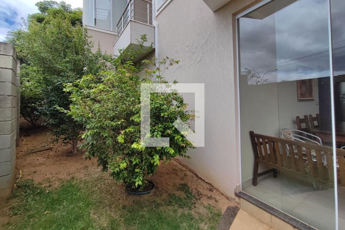 Casa à Venda - Jardim do Lago, 4 Quartos,  335 m2 em , Campinas - sp | SoloBR