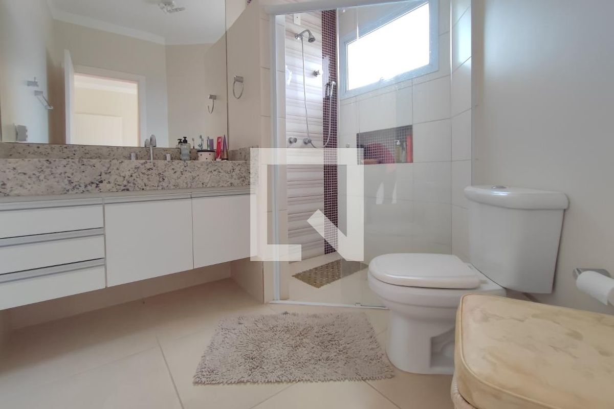 Casa à Venda - Jardim do Lago, 4 Quartos,  335 m2 em , Campinas - sp | SoloBR