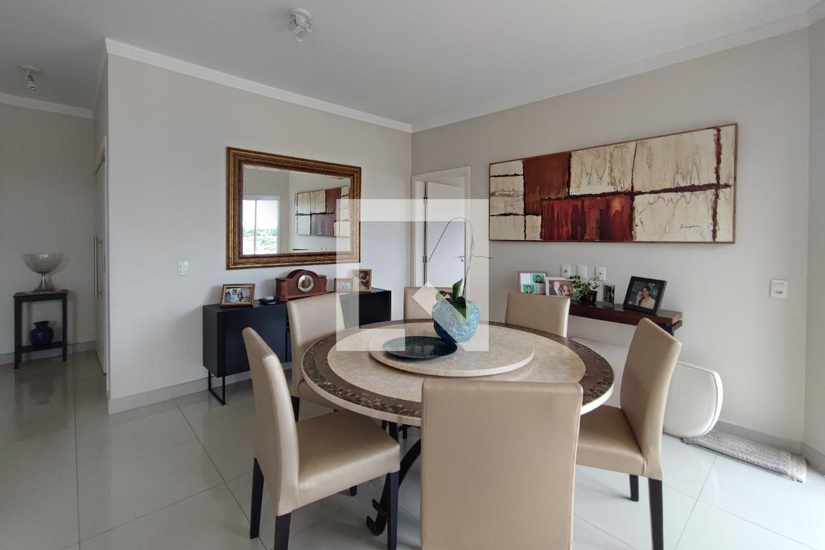 Casa à Venda - Jardim do Lago, 4 Quartos,  335 m2 em , Campinas - sp | SoloBR