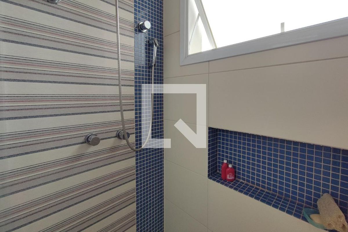 Casa à Venda - Jardim do Lago, 4 Quartos,  335 m2 em , Campinas - sp | SoloBR