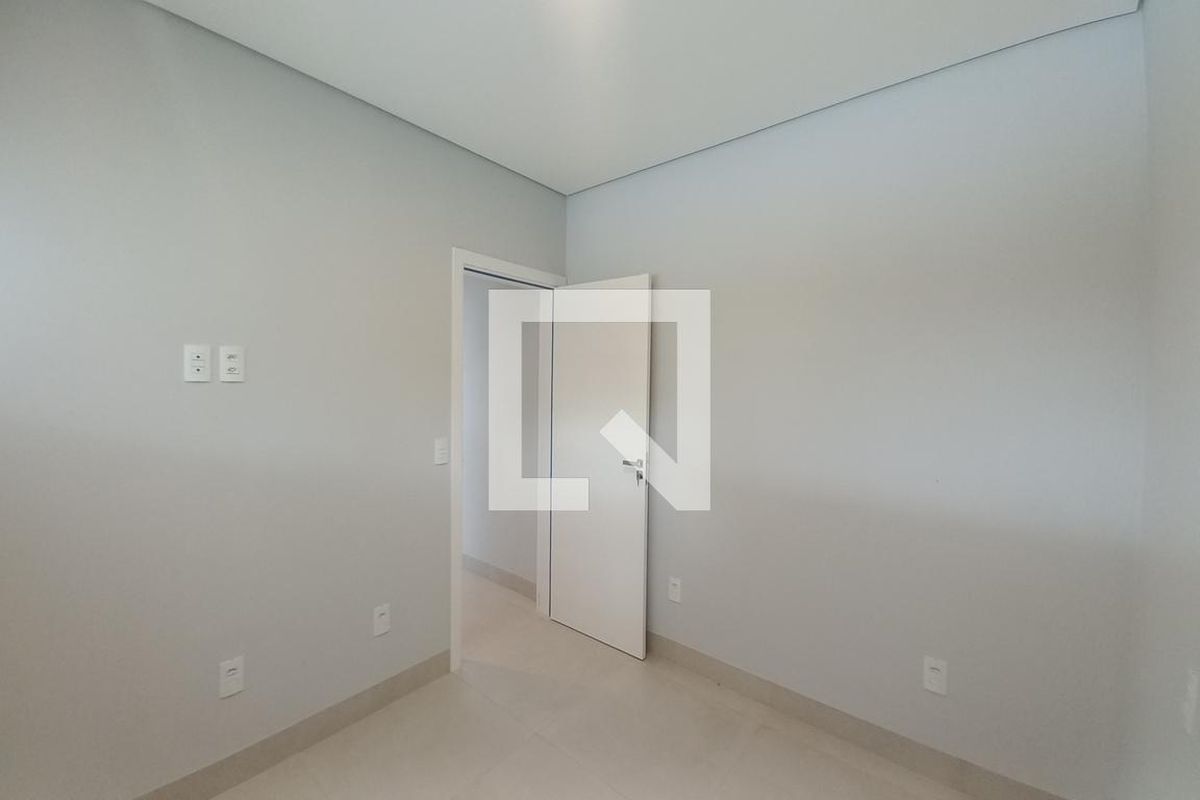 Casa à Venda - Swiss Park, 3 Quartos,  360 m2 em , Campinas - sp | SoloBR