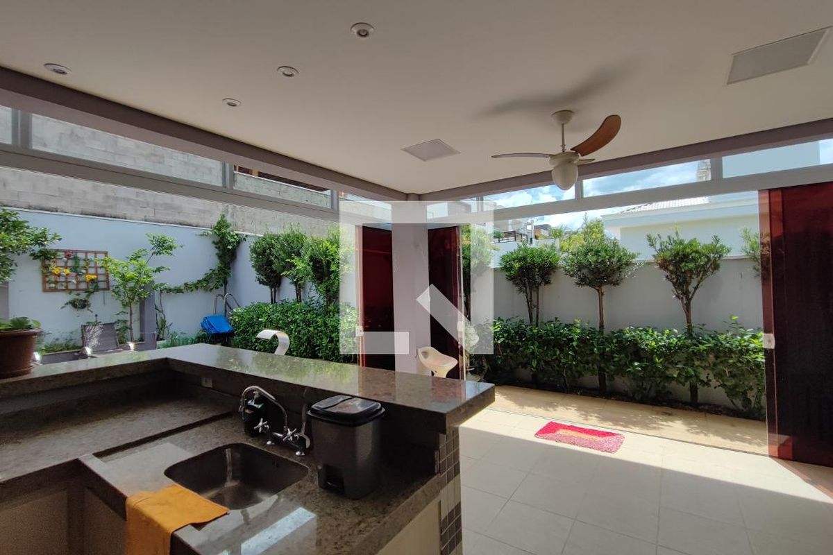 Casa à Venda - Swiss Park, 4 Quartos,  300 m2 em , Campinas - sp | SoloBR