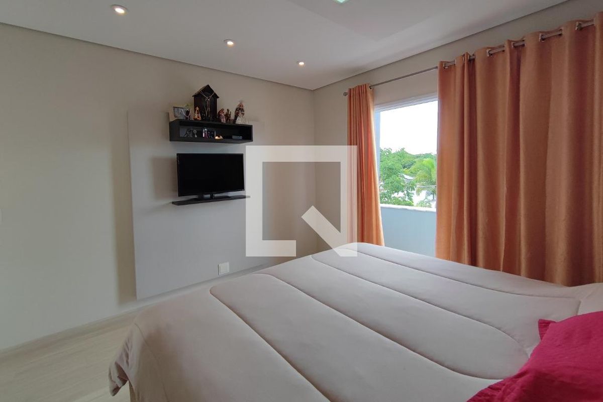 Casa à Venda - Swiss Park, 4 Quartos,  300 m2 em , Campinas - sp | SoloBR