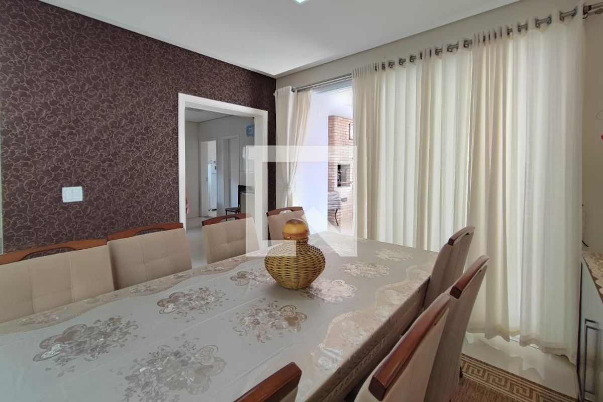 Casa à Venda - Swiss Park, 4 Quartos,  300 m2 em , Campinas - sp | SoloBR