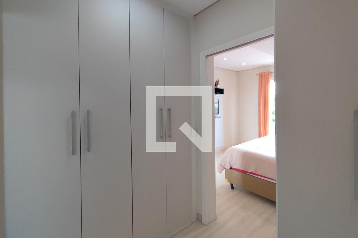 Casa à Venda - Swiss Park, 4 Quartos,  300 m2 em , Campinas - sp | SoloBR