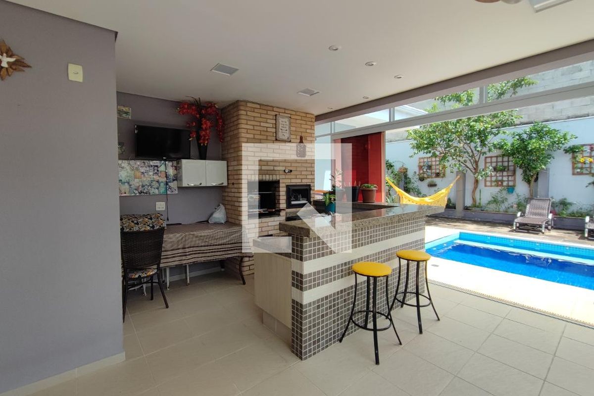 Casa à Venda - Swiss Park, 4 Quartos,  300 m2 em , Campinas - sp | SoloBR