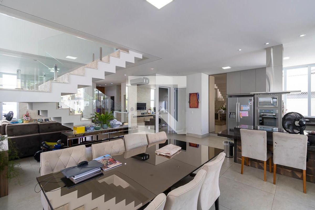 Casa à Venda - Swiss Park, 5 Quartos,  360 m2 em , Campinas - sp | SoloBR