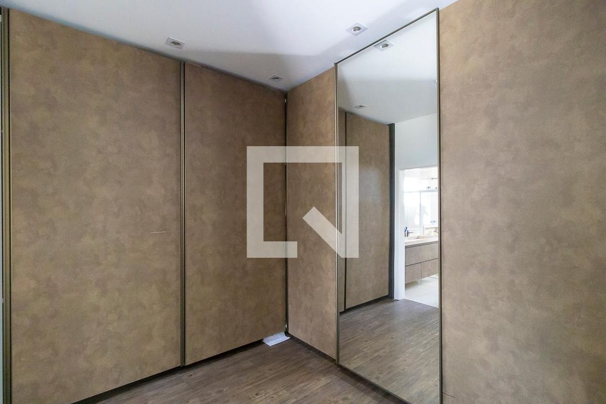 Casa à Venda - Swiss Park, 5 Quartos,  360 m2 em , Campinas - sp | SoloBR