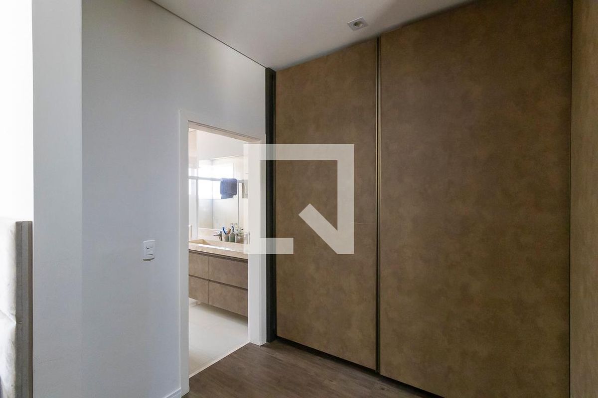 Casa à Venda - Swiss Park, 5 Quartos,  360 m2 em , Campinas - sp | SoloBR
