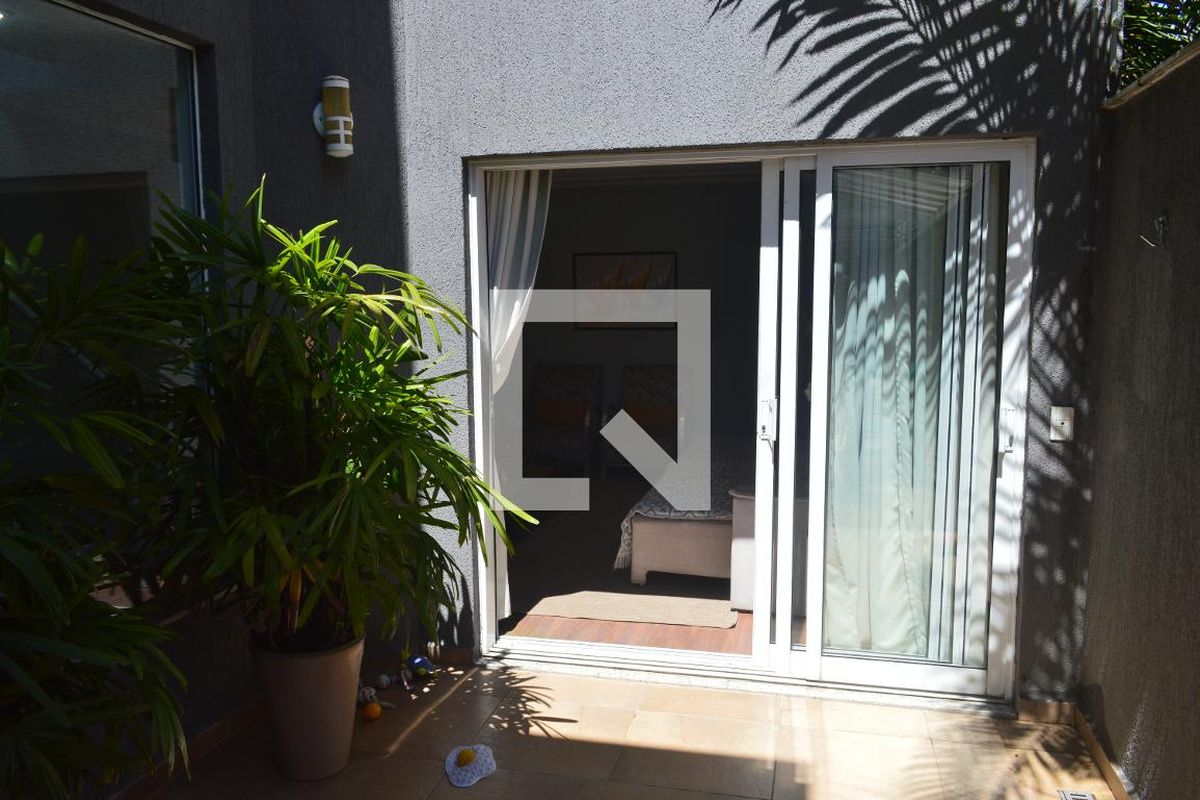 Casa, 3 quartos, 218 m² - Foto 80