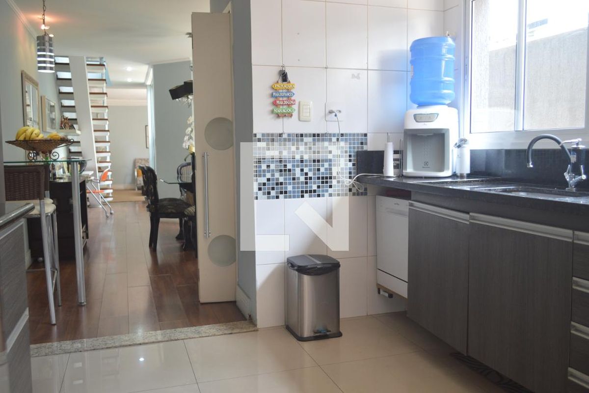Casa, 3 quartos, 218 m² - Foto 56
