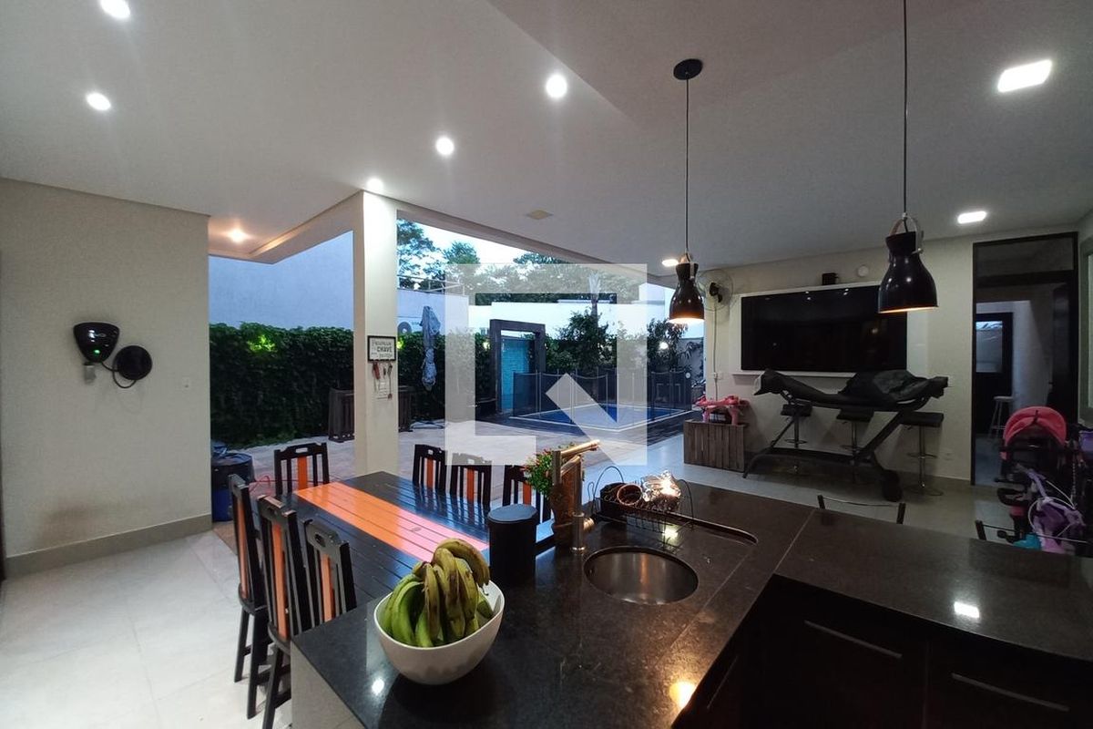 Casa à Venda - Swiss Park, 3 Quartos,  420 m2 em , Campinas - sp | SoloBR