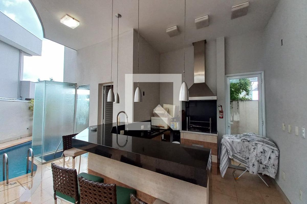 Casa à Venda - Swiss Park, 4 Quartos,  420 m2 em , Campinas - sp | SoloBR
