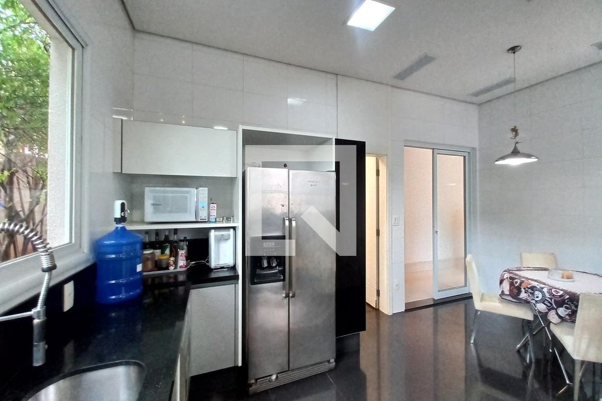 Casa à Venda - Swiss Park, 4 Quartos,  420 m2 em , Campinas - sp | SoloBR