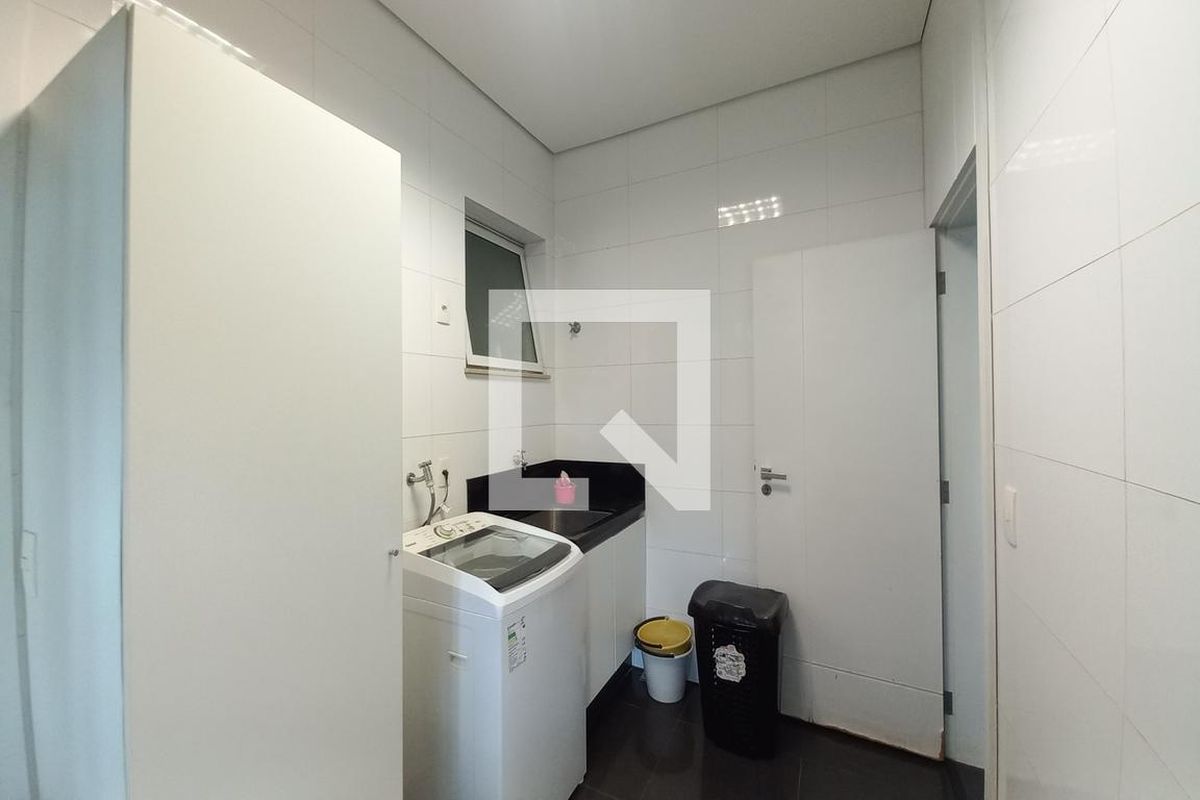 Casa à Venda - Swiss Park, 4 Quartos,  420 m2 em , Campinas - sp | SoloBR