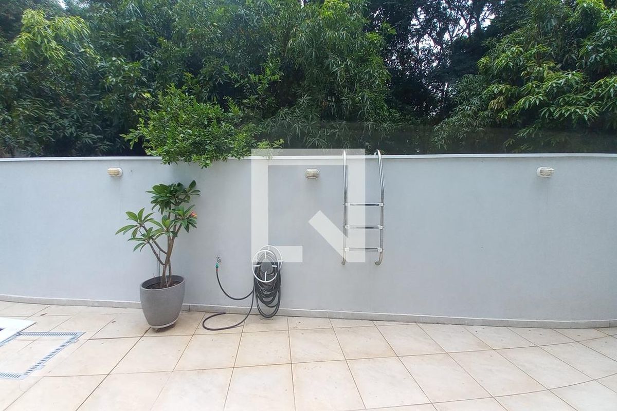 Casa à Venda - Swiss Park, 4 Quartos,  375 m2 em , Campinas - sp | SoloBR