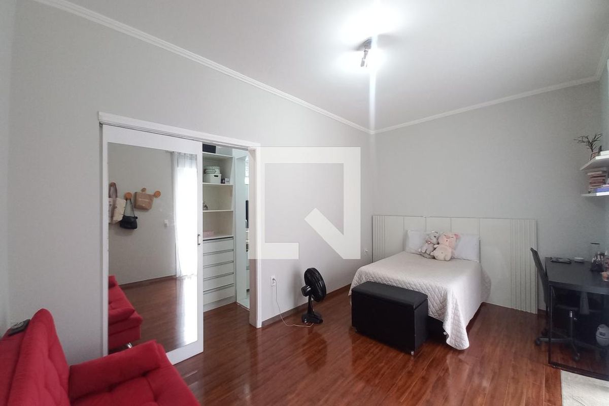Casa à Venda - Swiss Park, 4 Quartos,  375 m2 em , Campinas - sp | SoloBR