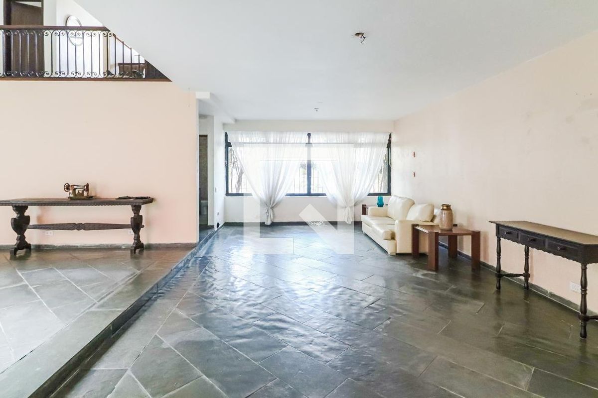 Casa, 5 quartos, 230 m² - Foto 2