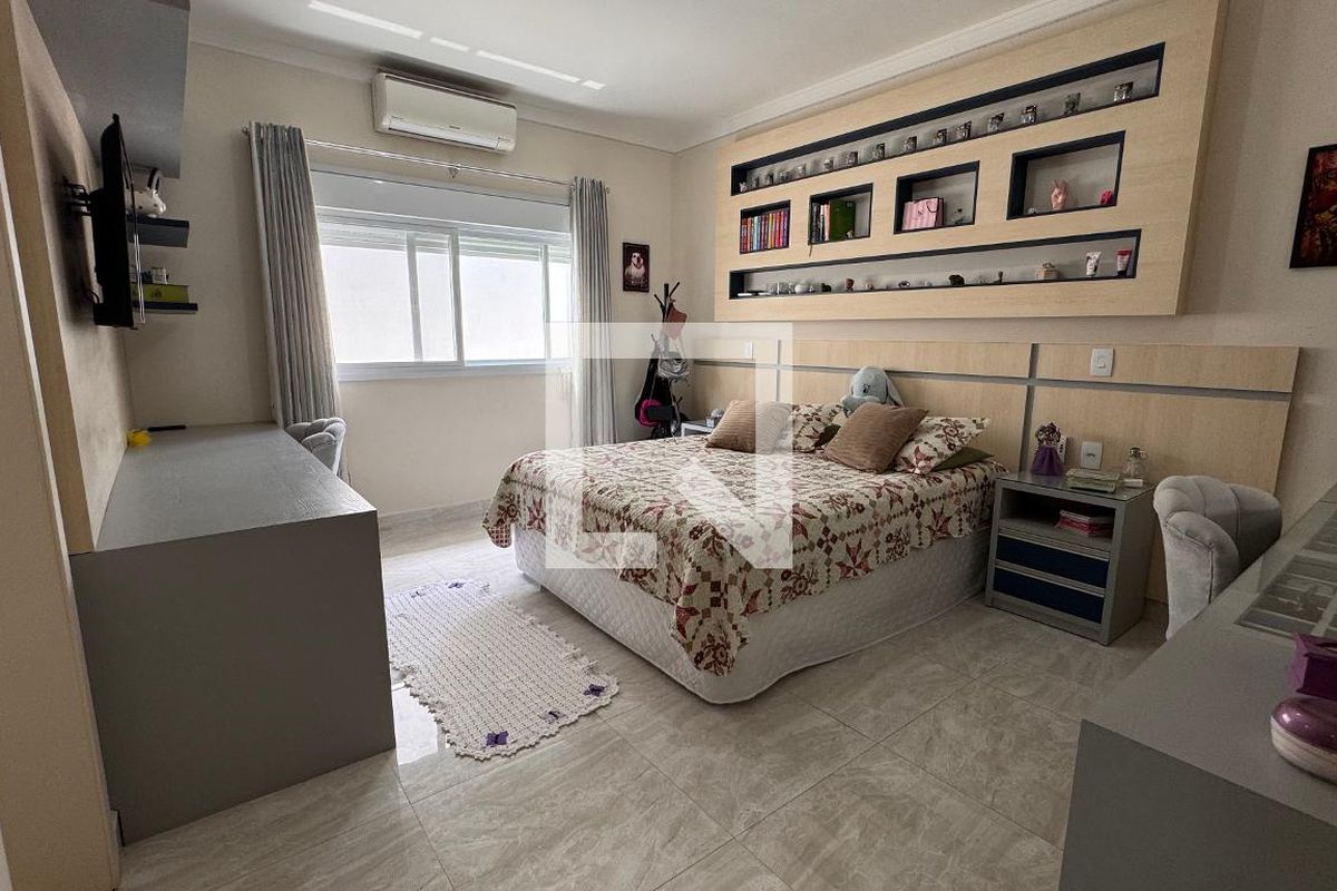 Casa à Venda - Swiss Park, 5 Quartos,  358 m2 em , Campinas - sp | SoloBR