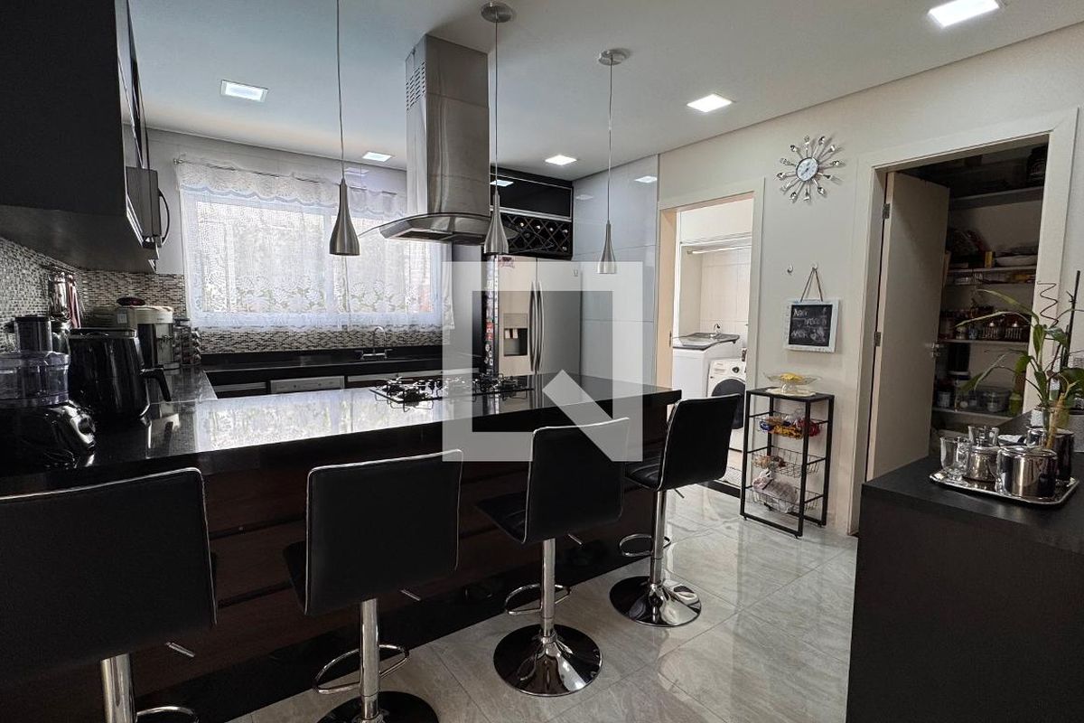 Casa à Venda - Swiss Park, 5 Quartos,  358 m2 em , Campinas - sp | SoloBR