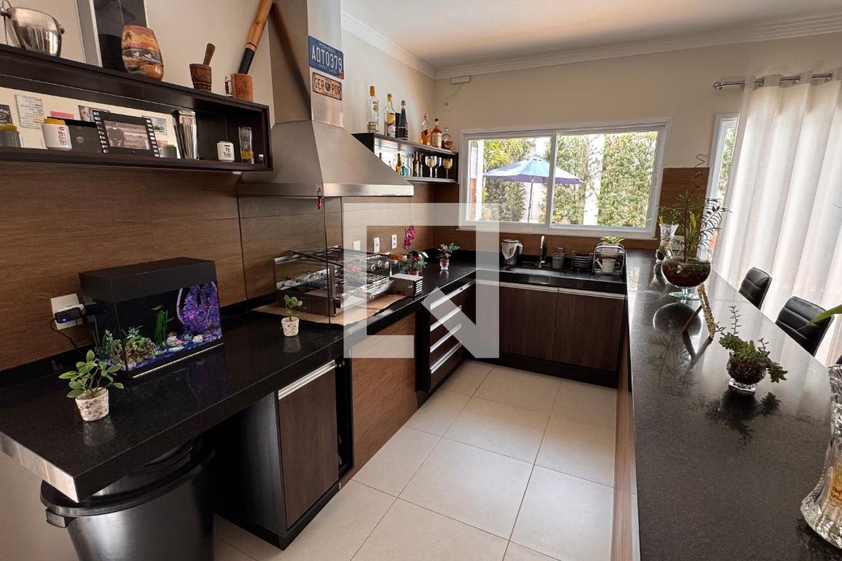 Casa à Venda - Swiss Park, 5 Quartos,  358 m2 em , Campinas - sp | SoloBR