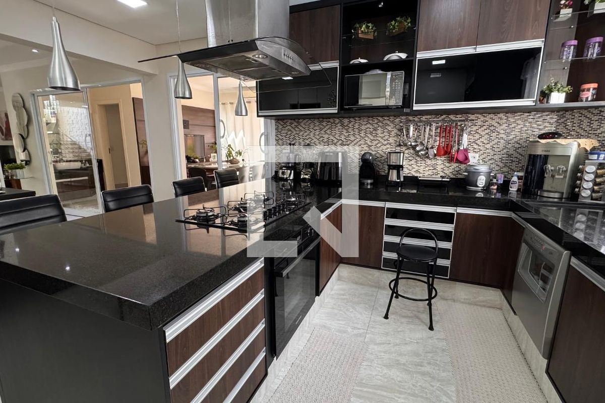 Casa à Venda - Swiss Park, 5 Quartos,  358 m2 em , Campinas - sp | SoloBR