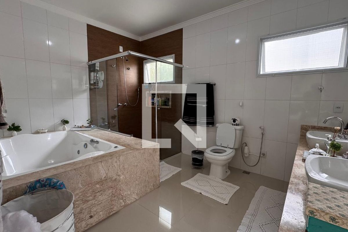 Casa à Venda - Swiss Park, 5 Quartos,  358 m2 em , Campinas - sp | SoloBR