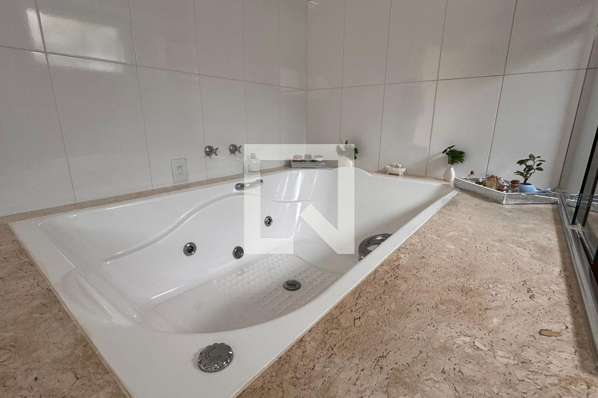 Casa à Venda - Swiss Park, 5 Quartos,  358 m2 em , Campinas - sp | SoloBR