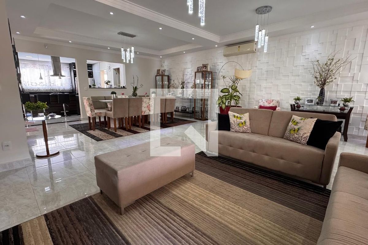 Casa à Venda - Swiss Park, 5 Quartos,  358 m2 em , Campinas - sp | SoloBR
