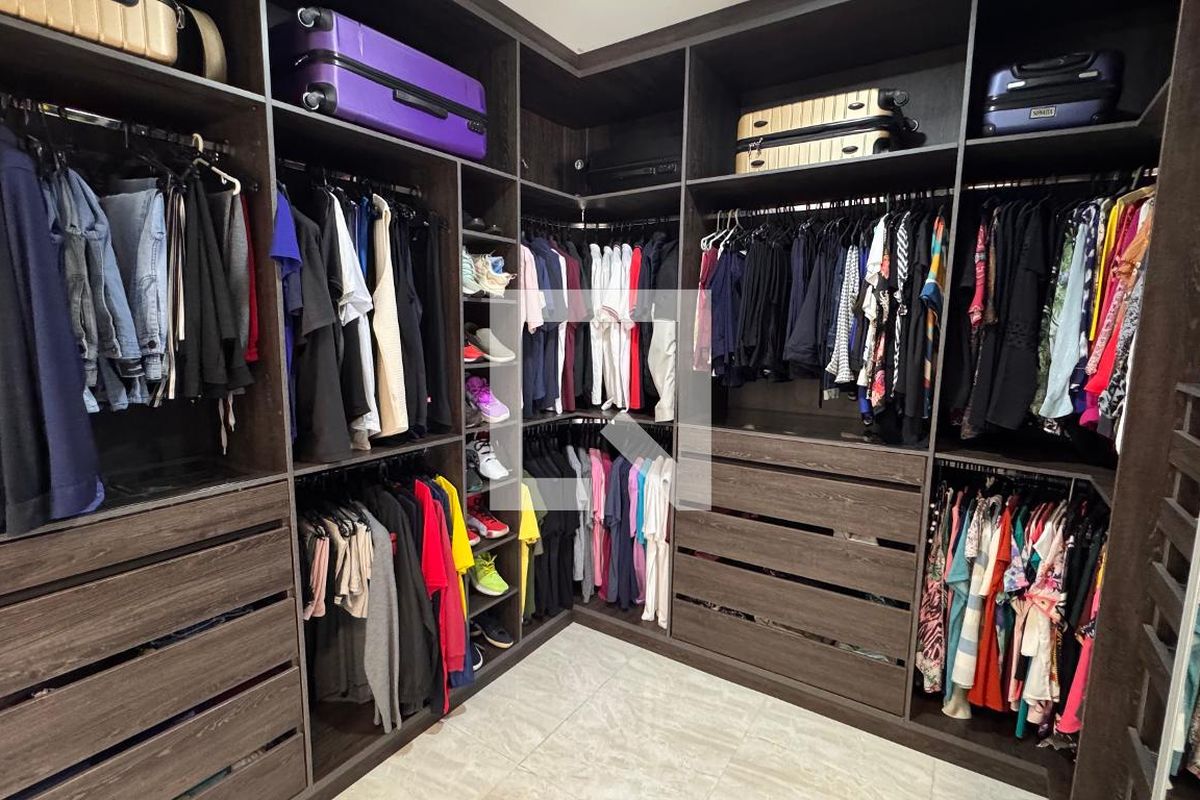Casa à Venda - Swiss Park, 5 Quartos,  358 m2 em , Campinas - sp | SoloBR