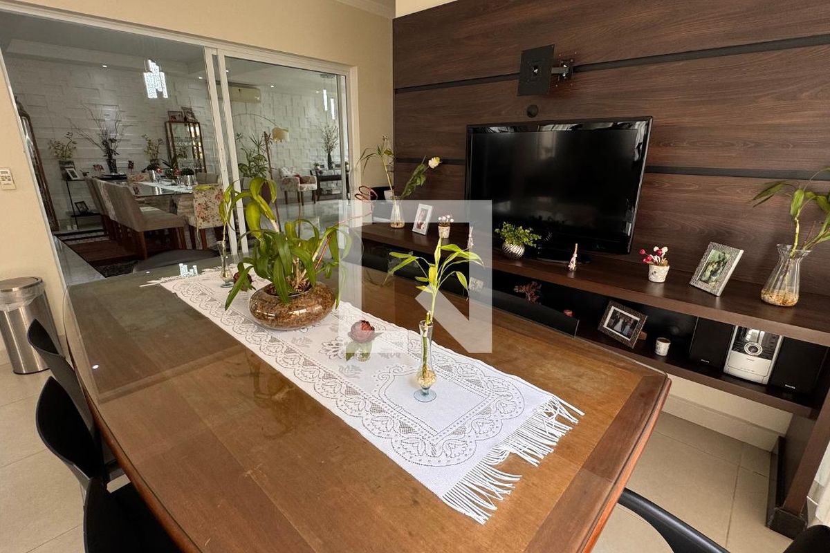 Casa à Venda - Swiss Park, 5 Quartos,  358 m2 em , Campinas - sp | SoloBR