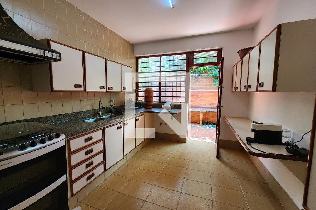 Casa à Venda - Barão Geraldo - Centro, 6 Quartos,  690 m2 em , Campinas - sp | SoloBR