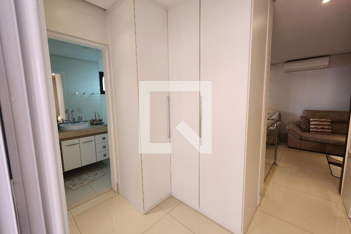 Apartamento à Venda - Bosque, 3 Quartos,  185 m2 em , Campinas - sp | SoloBR