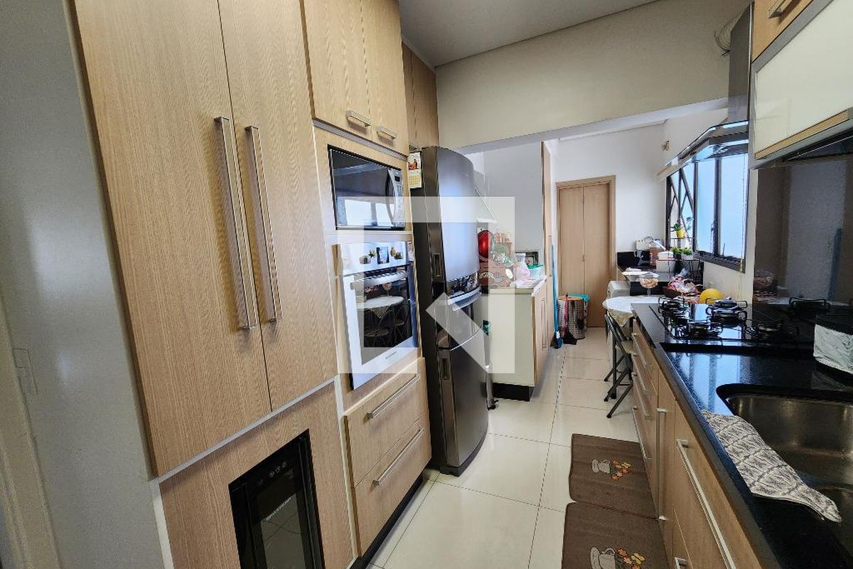 Apartamento à Venda - Bosque, 3 Quartos,  185 m2 em , Campinas - sp | SoloBR