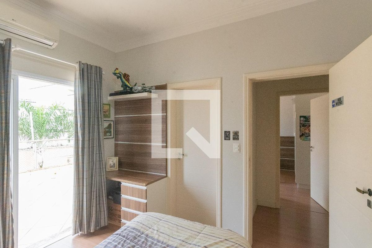 Casa à Venda - Swiss Park, 4 Quartos,  317 m2 em , Campinas - sp | SoloBR