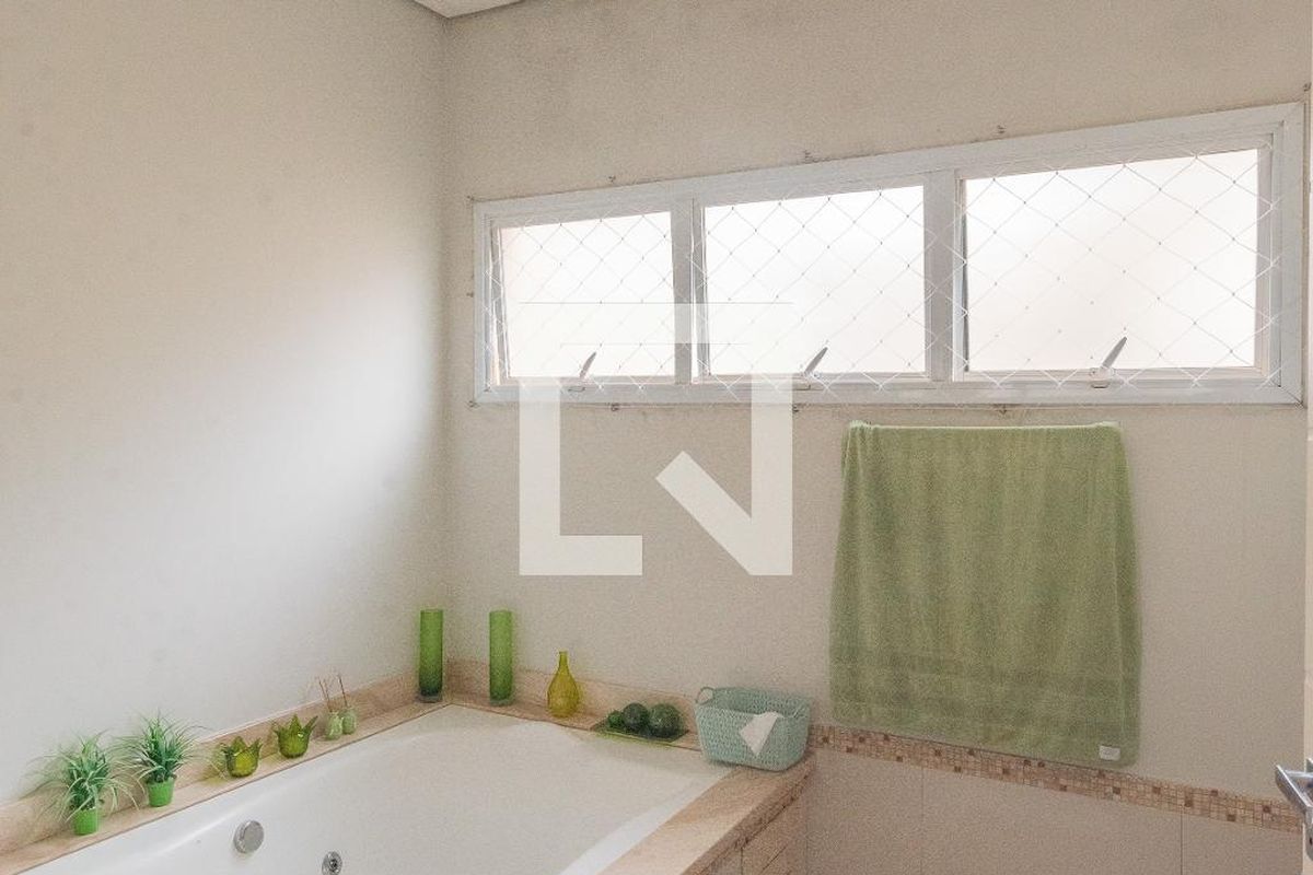 Casa à Venda - Swiss Park, 4 Quartos,  317 m2 em , Campinas - sp | SoloBR