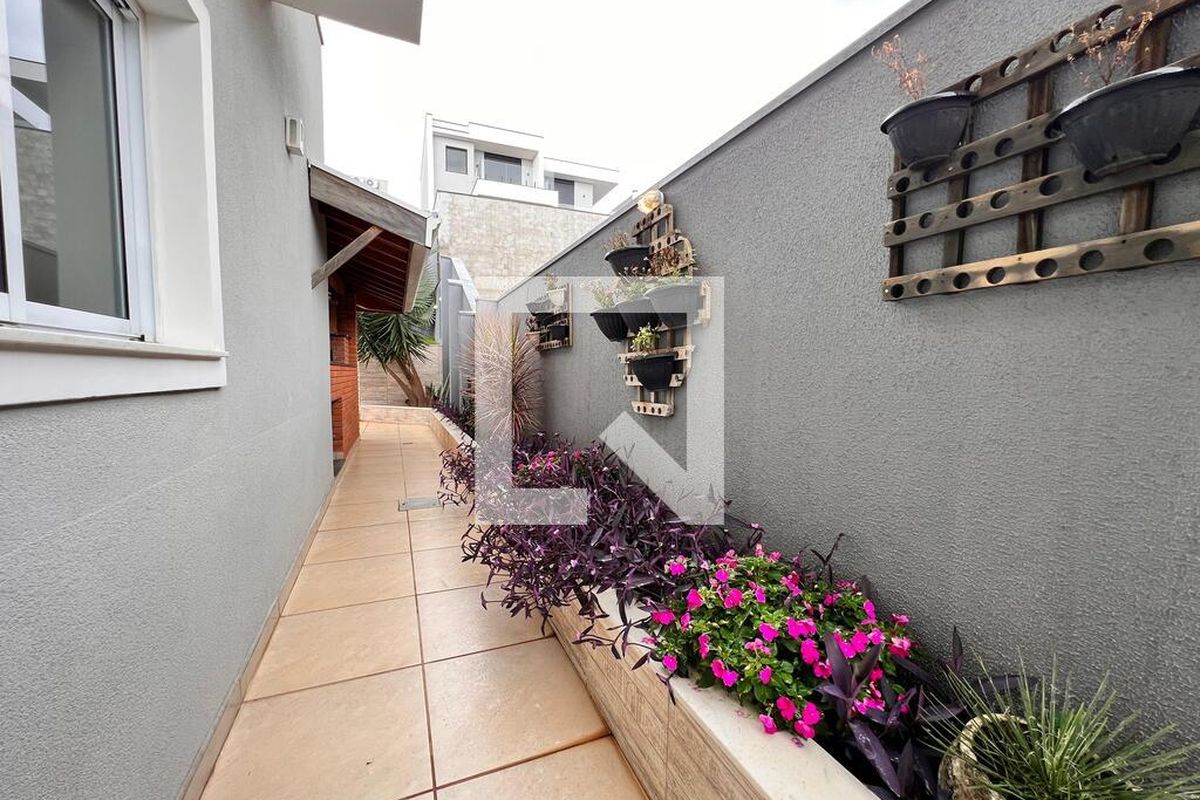 Casa à Venda - Swiss Park, 3 Quartos,  250 m2 em , Campinas - sp | SoloBR