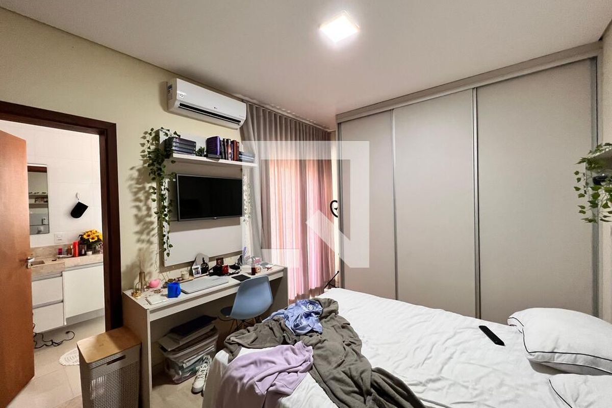 Casa à Venda - Swiss Park, 3 Quartos,  250 m2 em , Campinas - sp | SoloBR