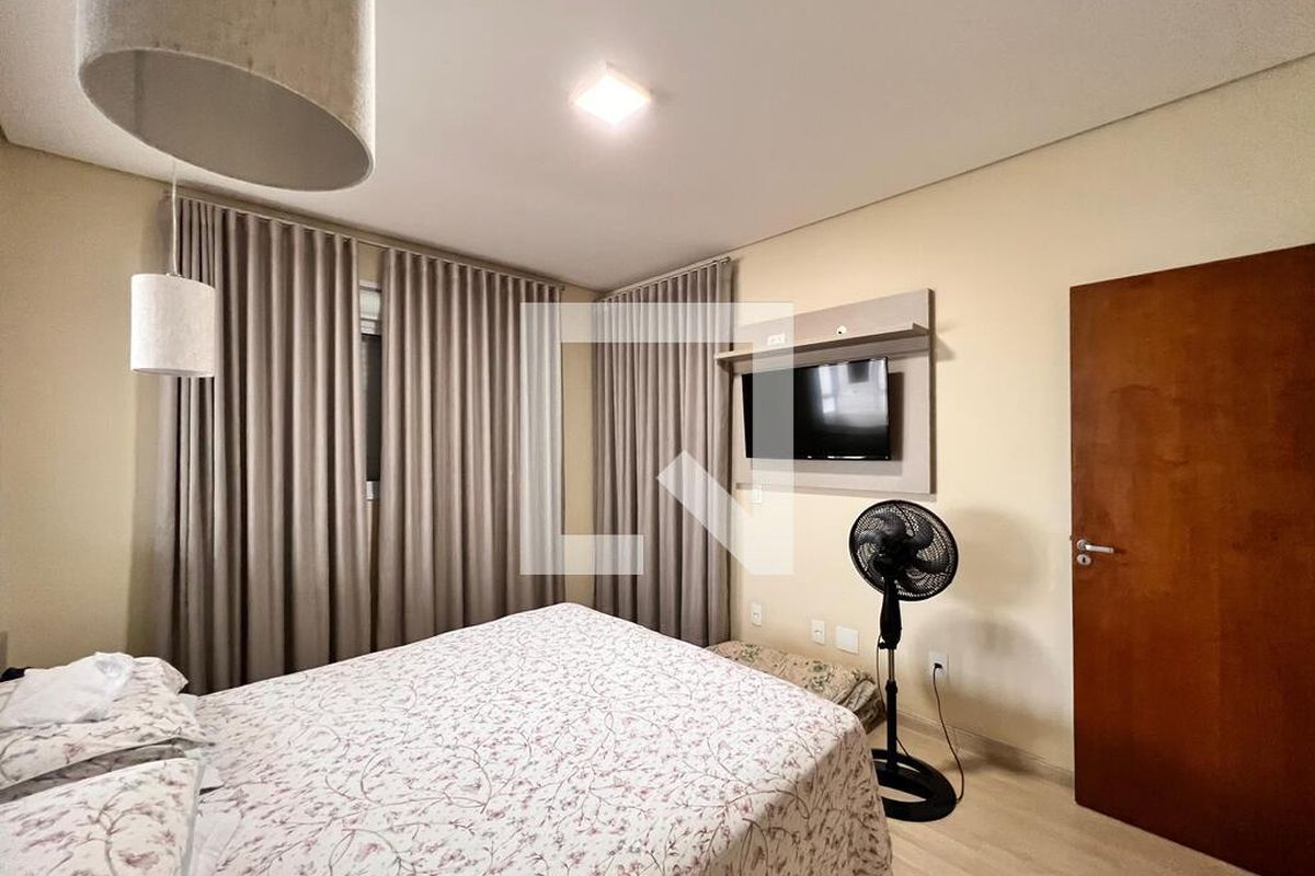 Casa à Venda - Swiss Park, 3 Quartos,  250 m2 em , Campinas - sp | SoloBR